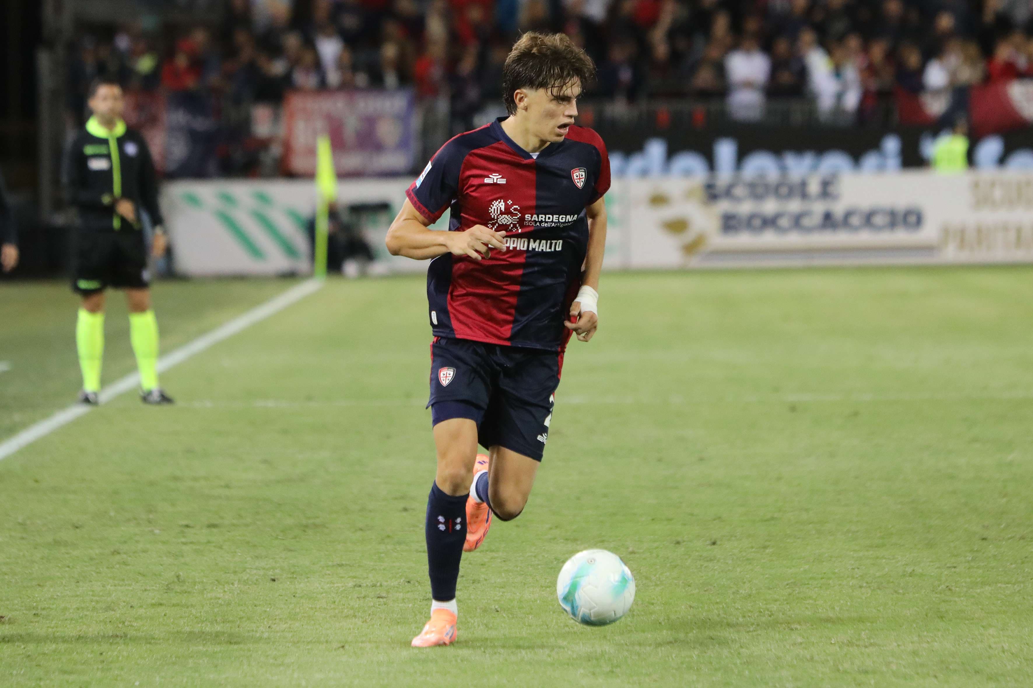Il Motore Instancabile: Marco Palestra e il Paradosso dell'Insospettabile Playmaker Rossoblù
